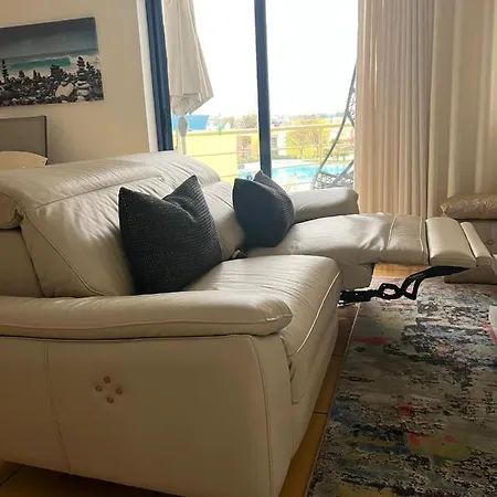 Marina Zen - Orada, * Albufeira