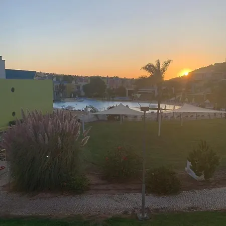 Marina Zen - Orada, アパート